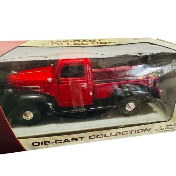 1941 PLYMOUTH PICKUP TRUCK 1:24 SCALE OPENING DOORS & HOOD MOTORMAX - Picture 1 of 9